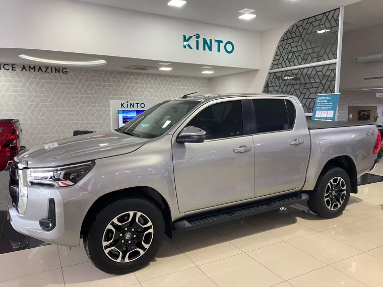 Toyota Hilux Prata 18