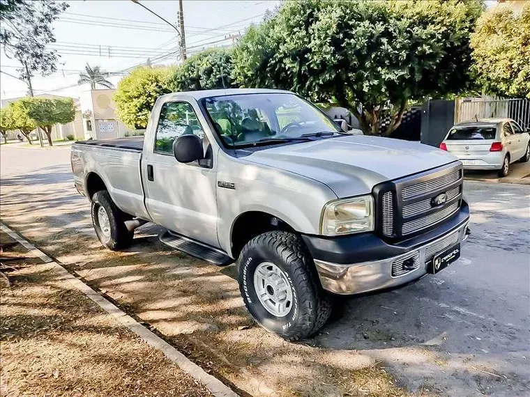 Ford F-250 Prata 1