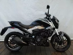 Bajaj Dominar