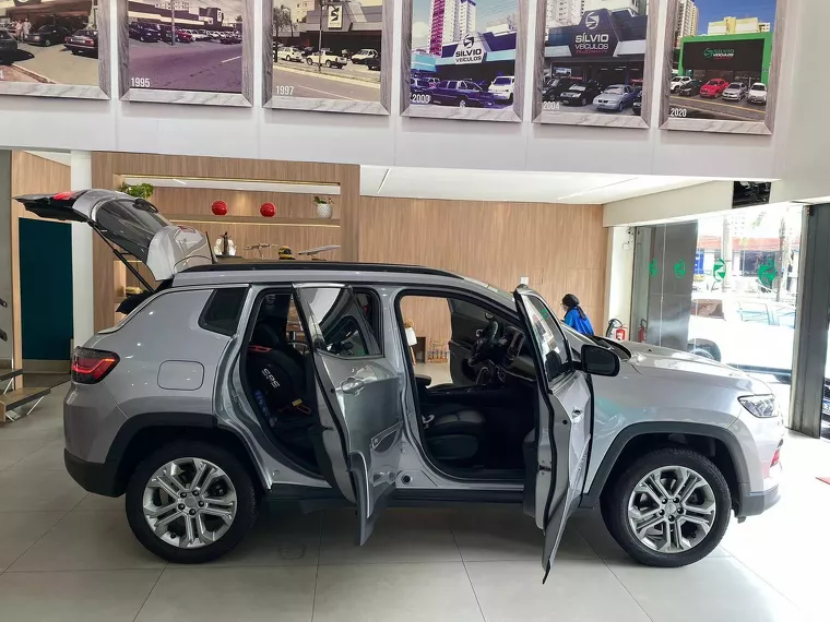 Jeep Compass Prata 12