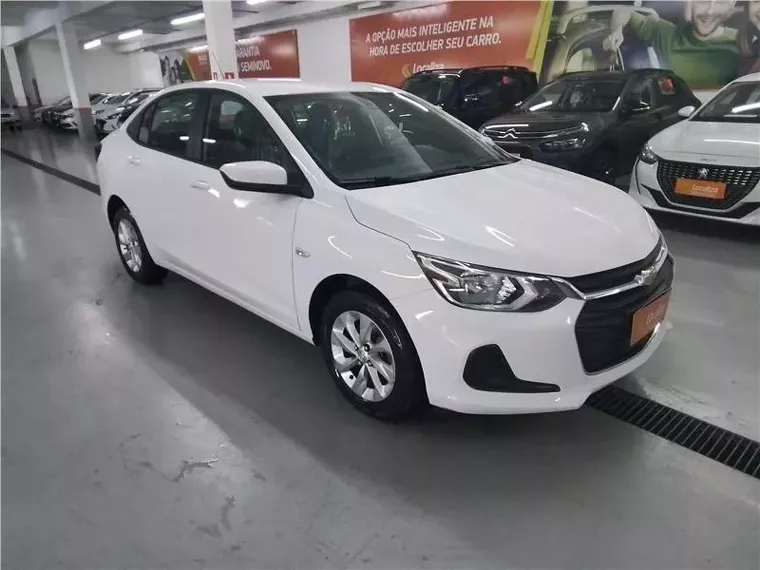 Chevrolet Onix Branco 7