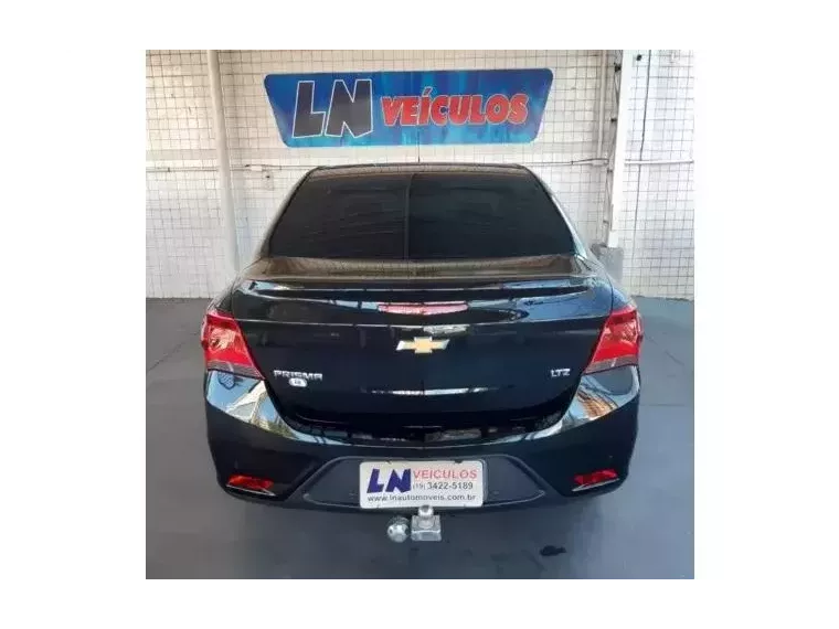 Chevrolet Prisma Preto 9