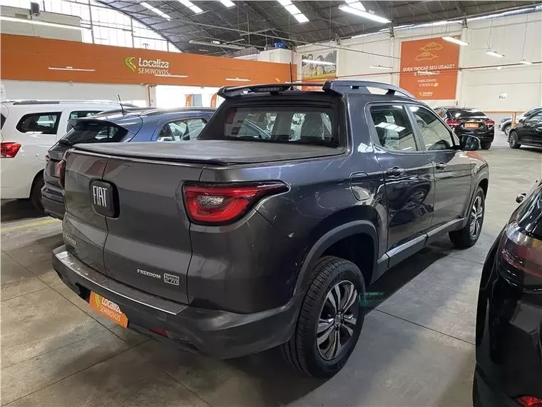 Fiat Toro Cinza 6