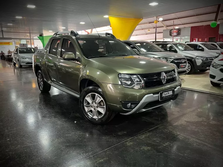 Renault Duster Oroch Verde 8