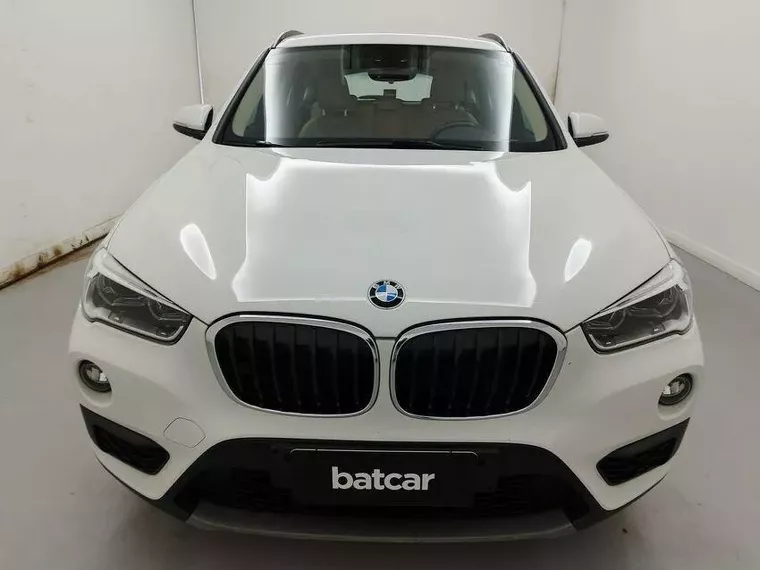 BMW X1 Branco 8