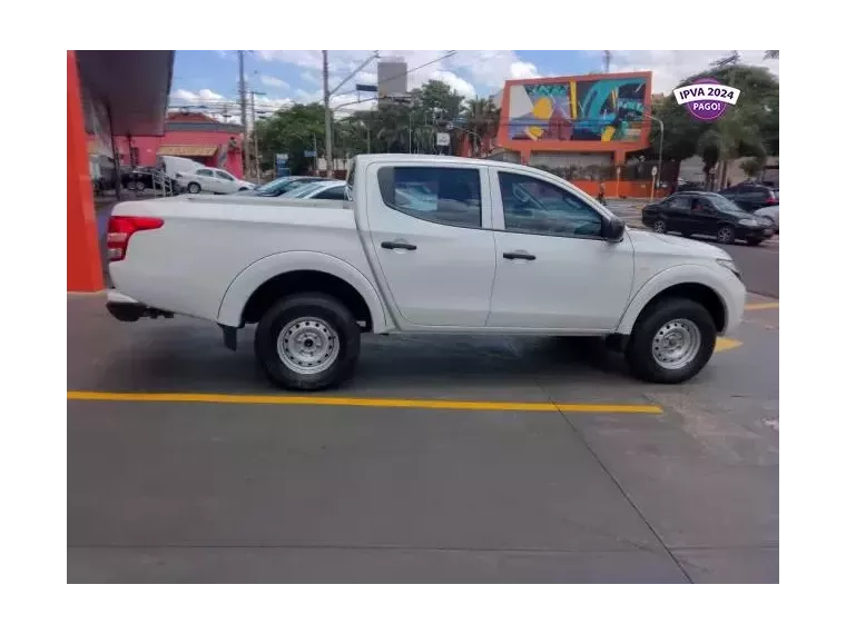 Mitsubishi L200 Branco 8