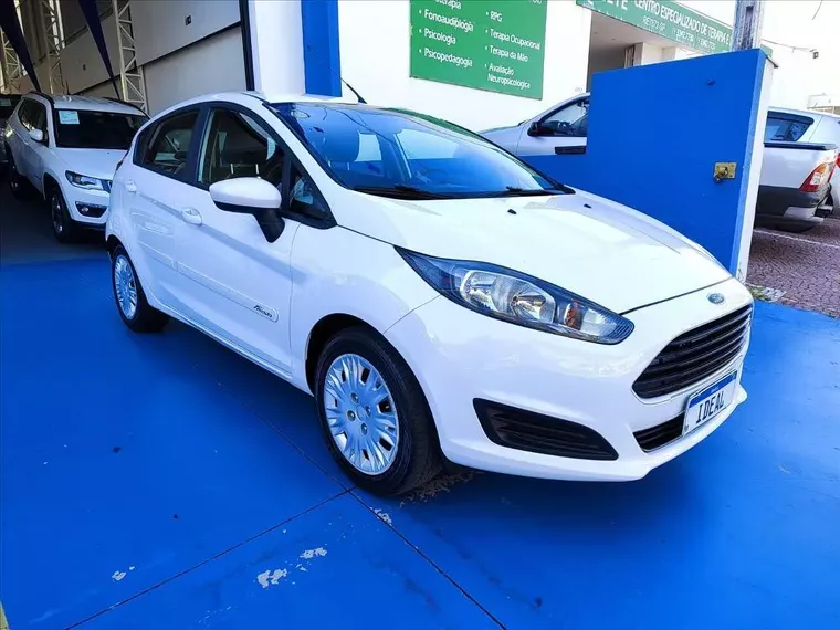 Ford Fiesta Branco 4