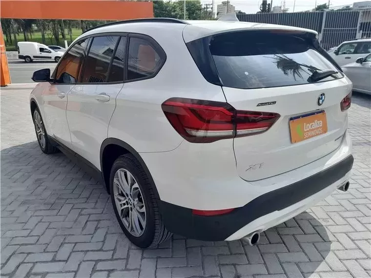 BMW X1 Branco 3