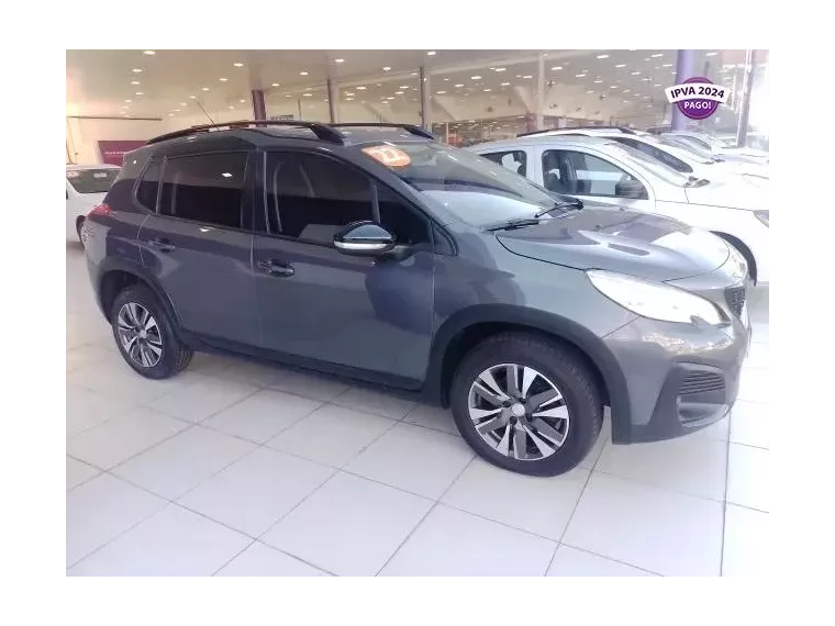 Peugeot 2008 Cinza 4