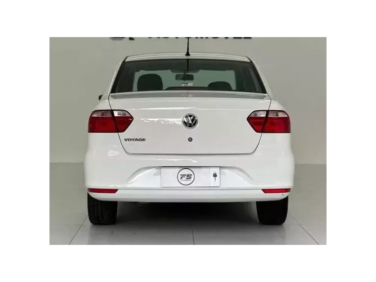 Volkswagen Voyage Branco 6