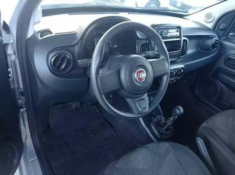 Fiat Mobi Prata 4