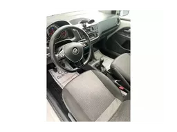 Volkswagen Cross UP