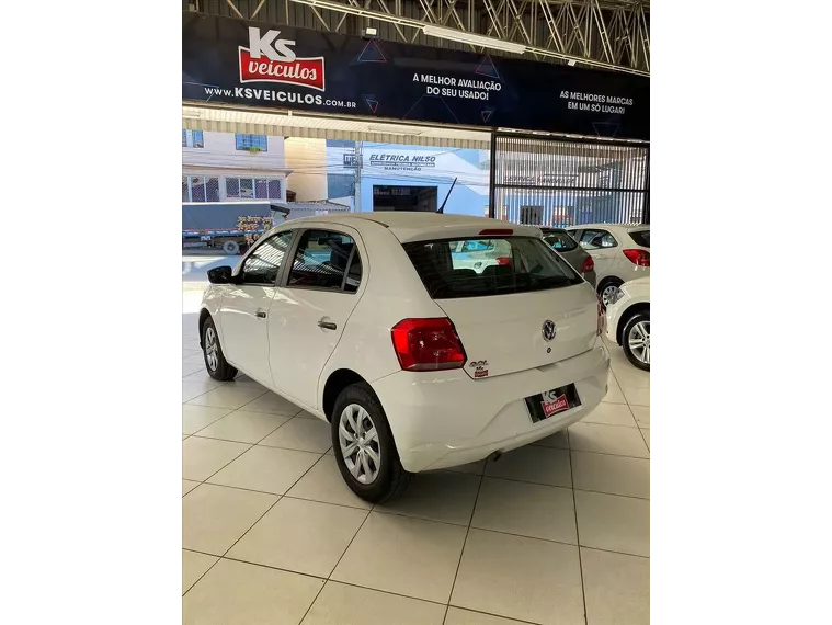 Volkswagen Gol Branco 10