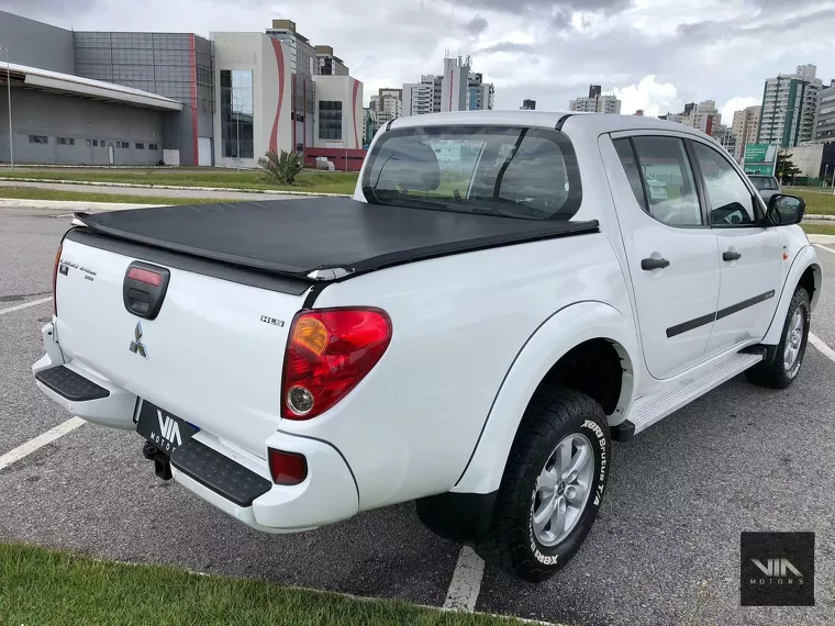 Mitsubishi L200 Triton Branco 11