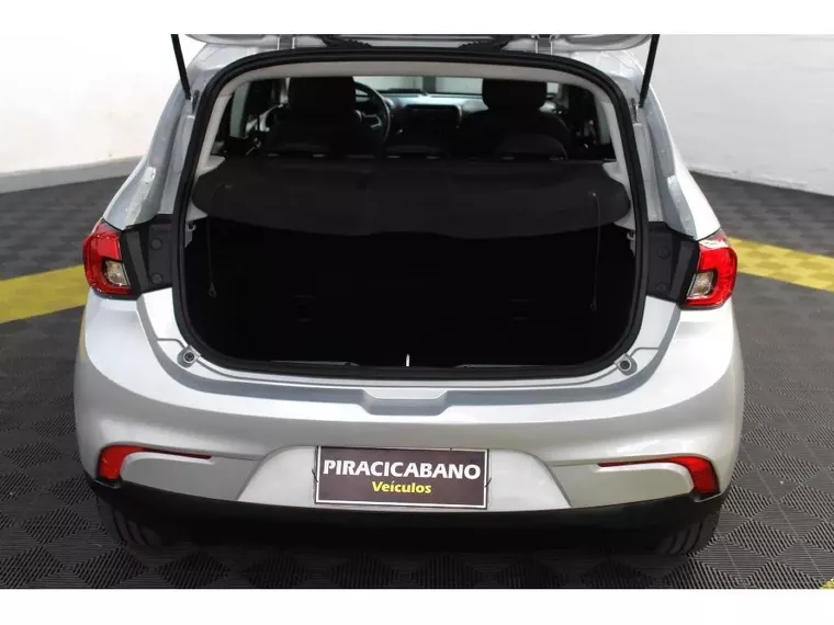 Fiat Argo Prata 19