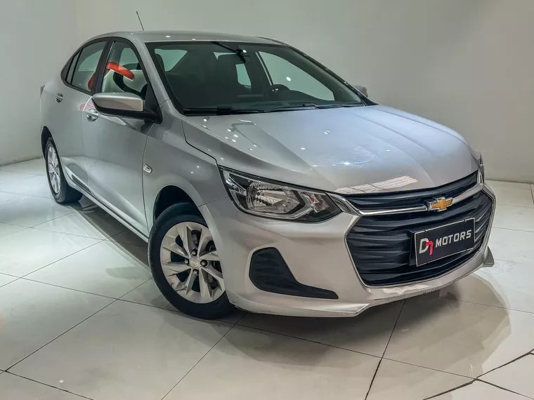 Chevrolet Onix Prata 1