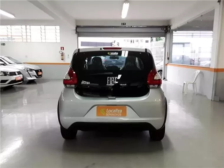 Fiat Mobi Prata 6