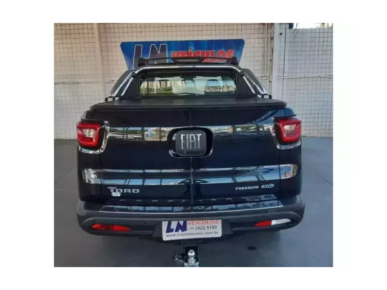 Fiat Toro Preto 2