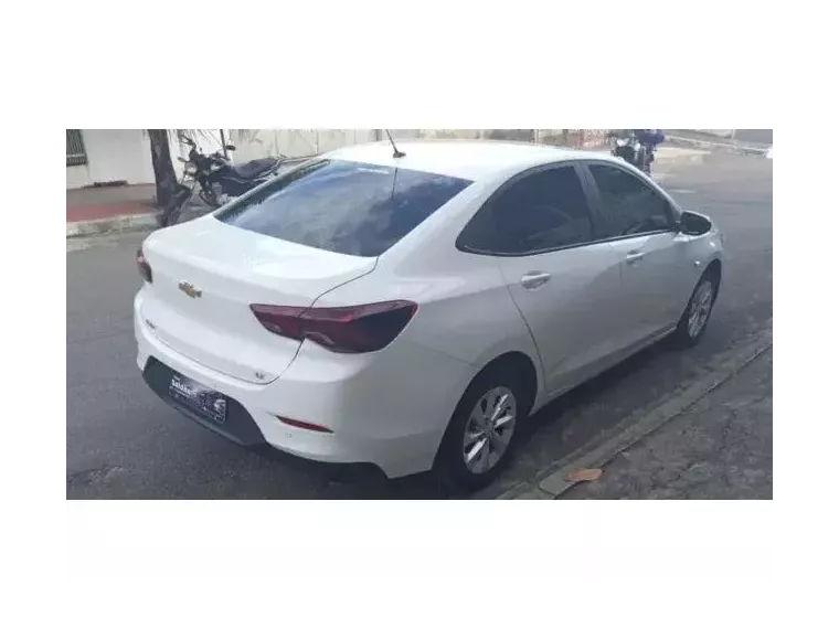 Chevrolet Onix Branco 1