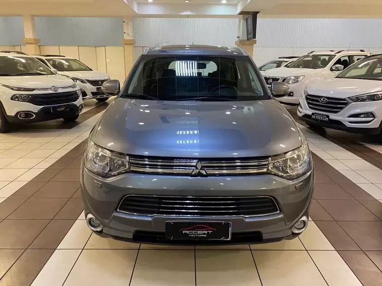 Mitsubishi Outlander Cinza 1