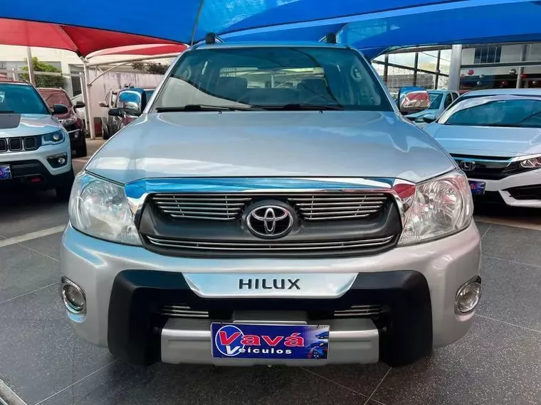 Toyota Hilux Prata 6