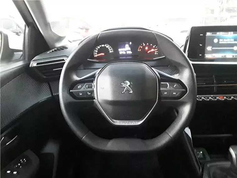 Peugeot 208 Branco 8