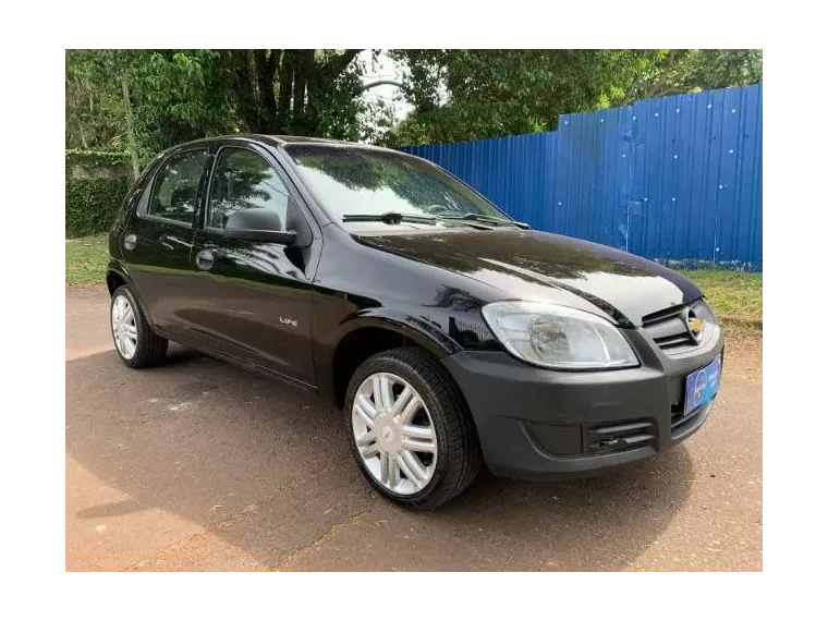 Chevrolet Celta Preto 14