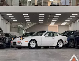 Porsche 944