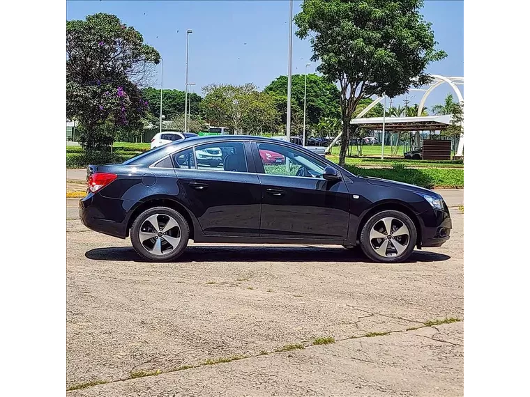 Chevrolet Cruze Preto 10