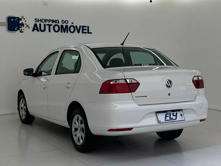 Volkswagen Voyage Branco 3