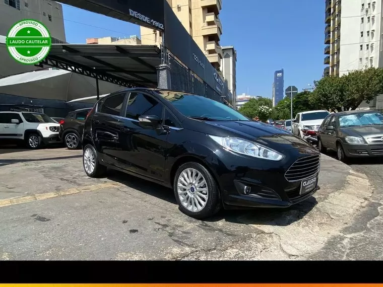 Ford Fiesta Preto 14