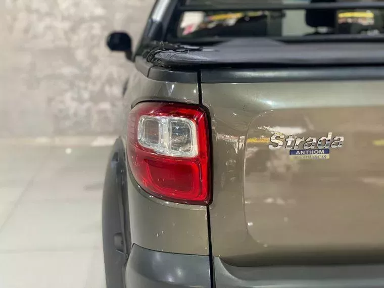 Fiat Strada Cinza 14