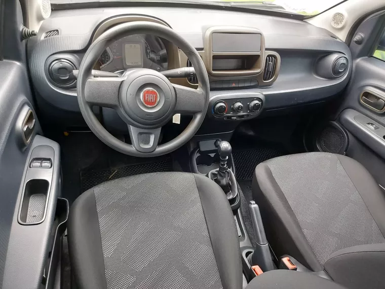 Fiat Mobi Prata 17