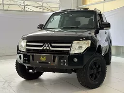 Mitsubishi Pajero Full