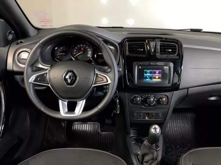 Renault Sandero Preto 15