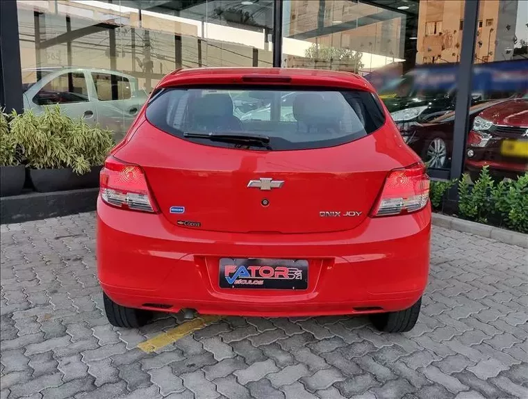Chevrolet Onix Vermelho 9