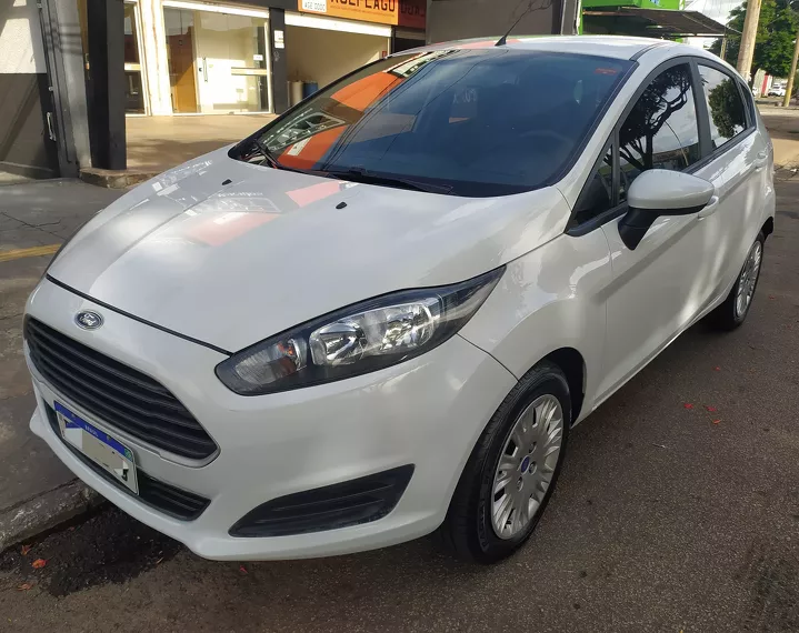 Ford Fiesta Branco 4