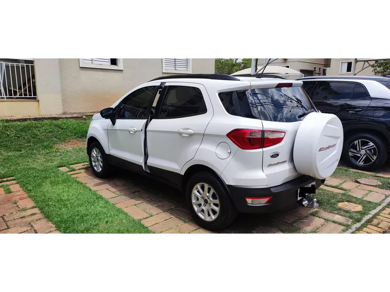 Ford Ecosport Branco 10