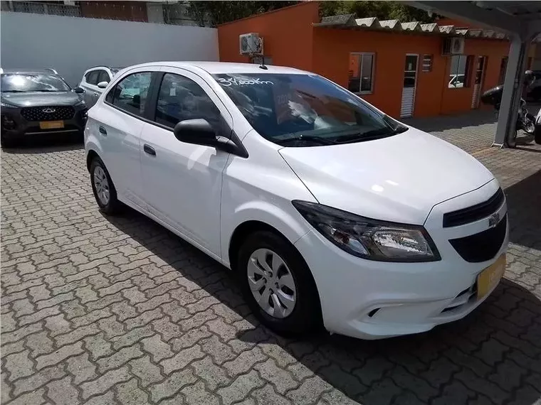 Chevrolet Onix Branco 10