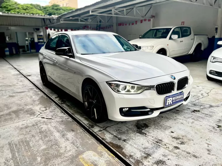 BMW 320i Branco 7