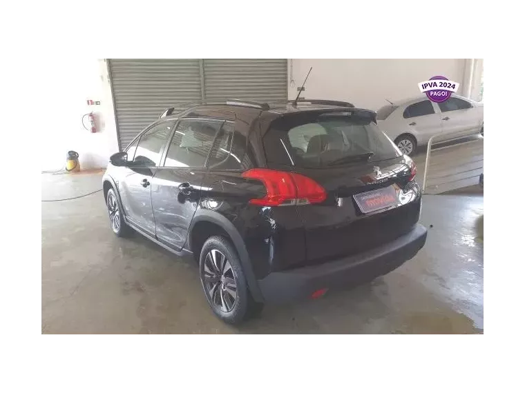 Peugeot 2008 Preto 4