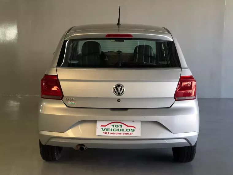 Volkswagen Gol Prata 17