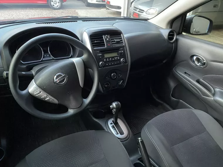 Nissan Versa Cinza 5