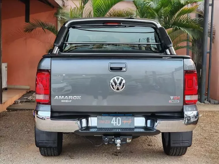 Volkswagen Amarok Cinza 16