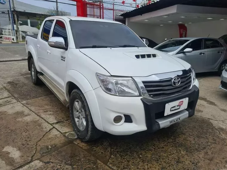 Toyota Hilux Branco 7