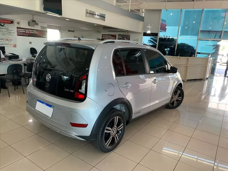 Volkswagen UP Prata 7