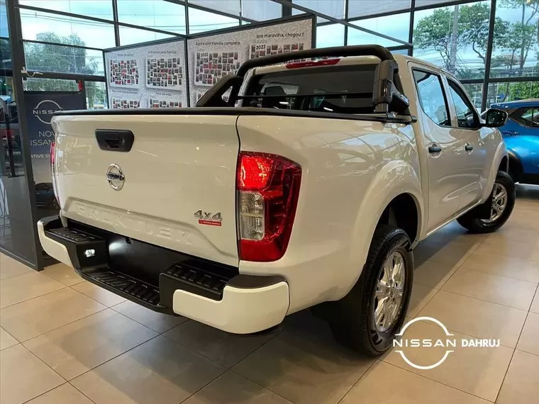 Nissan Frontier Branco 12