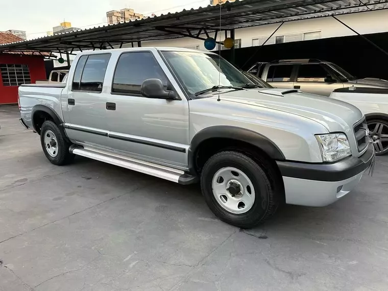 Chevrolet S10 Prata 2