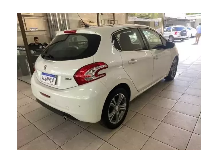 Peugeot 208 Branco 6