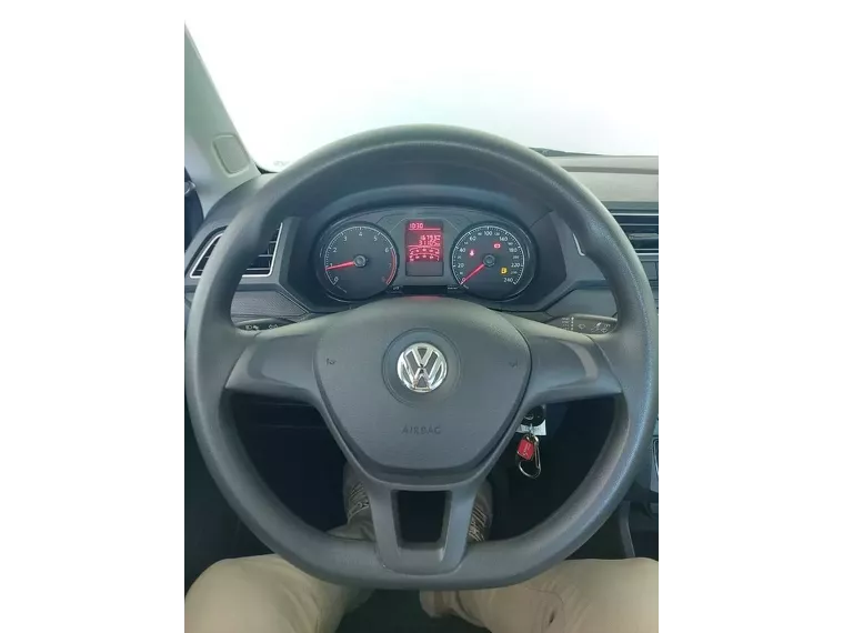 Volkswagen Voyage Branco 6